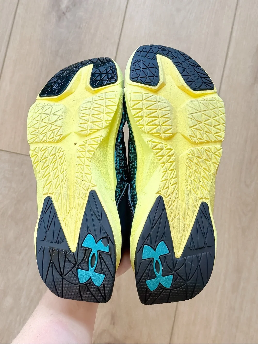UNDER ARMOUR BOYS RUNNING SHOE BUNDLE SIZE 5.5 SCRAMJET 5 CHARGED PURSUIT 3